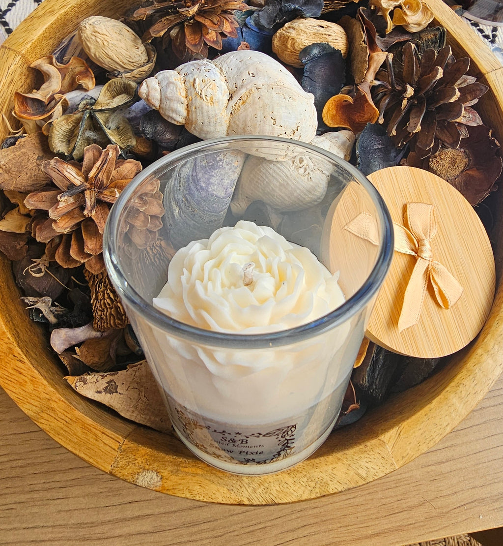 Snow Pixie 100g Candle — With Floral Finish